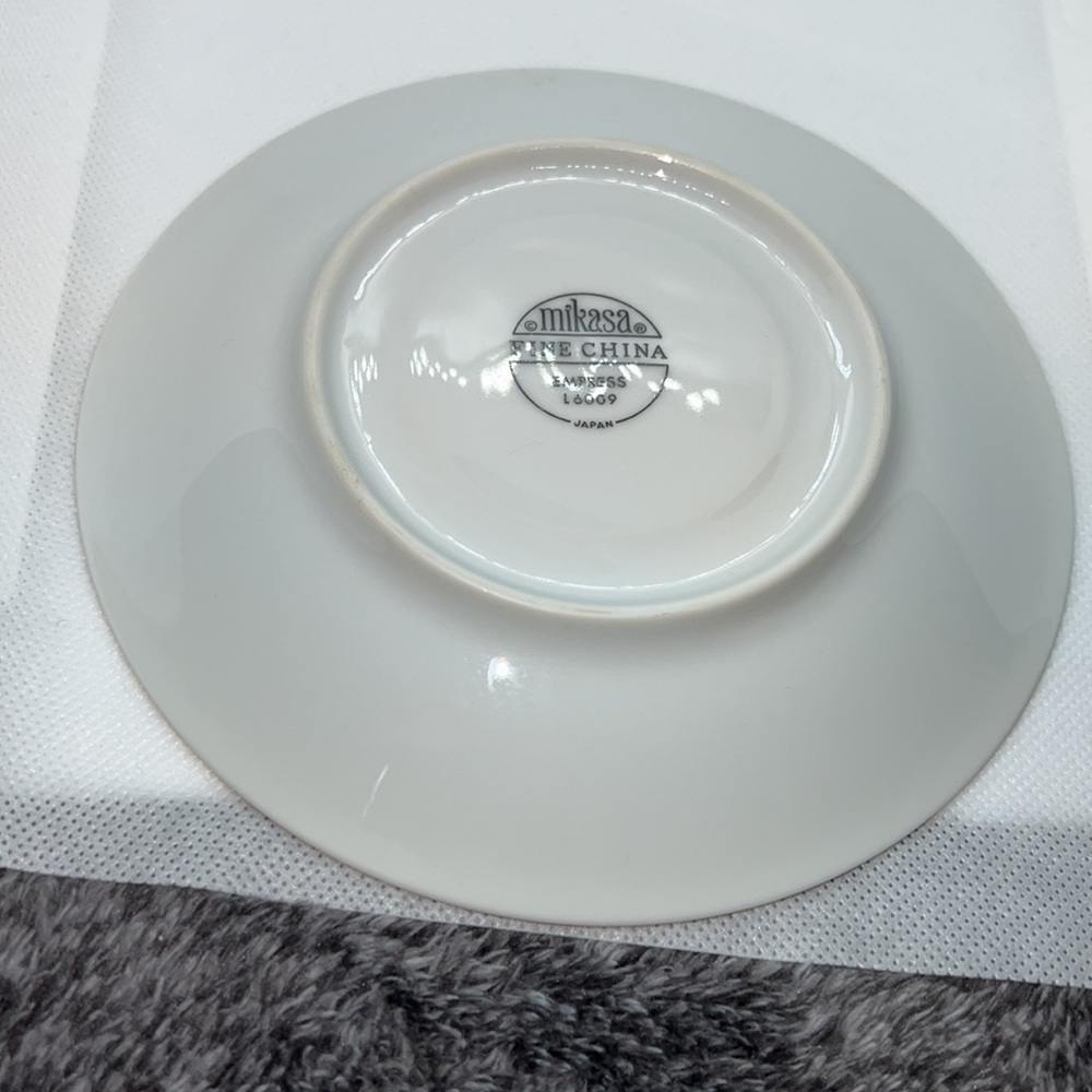 MIKASA EMPRESS FOOTED TEACUP AND SAUCER FINE CHINE VINTAGE L6009 - Picture 9 of 16